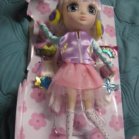 NEW in box Shibajuku Girls Anime Wave 2, 13" Doll Suki - Picture 3 of 10